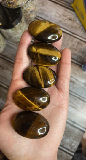 High Quality Tigers Eye Mini Palm Stones