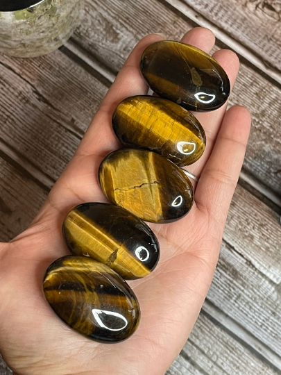 High Quality Tigers Eye Mini Palm Stones
