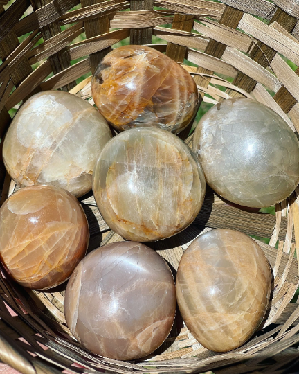 High Quality Peach Moonstone with Flash