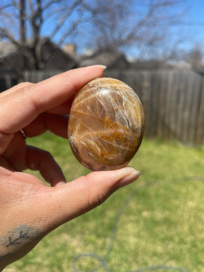High Quality Peach Moonstone with Flash