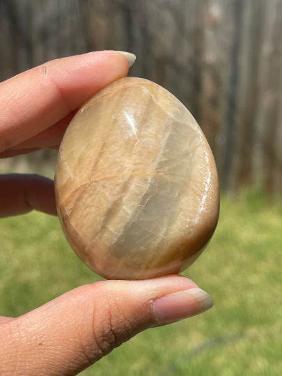 High Quality Peach Moonstone with Flash