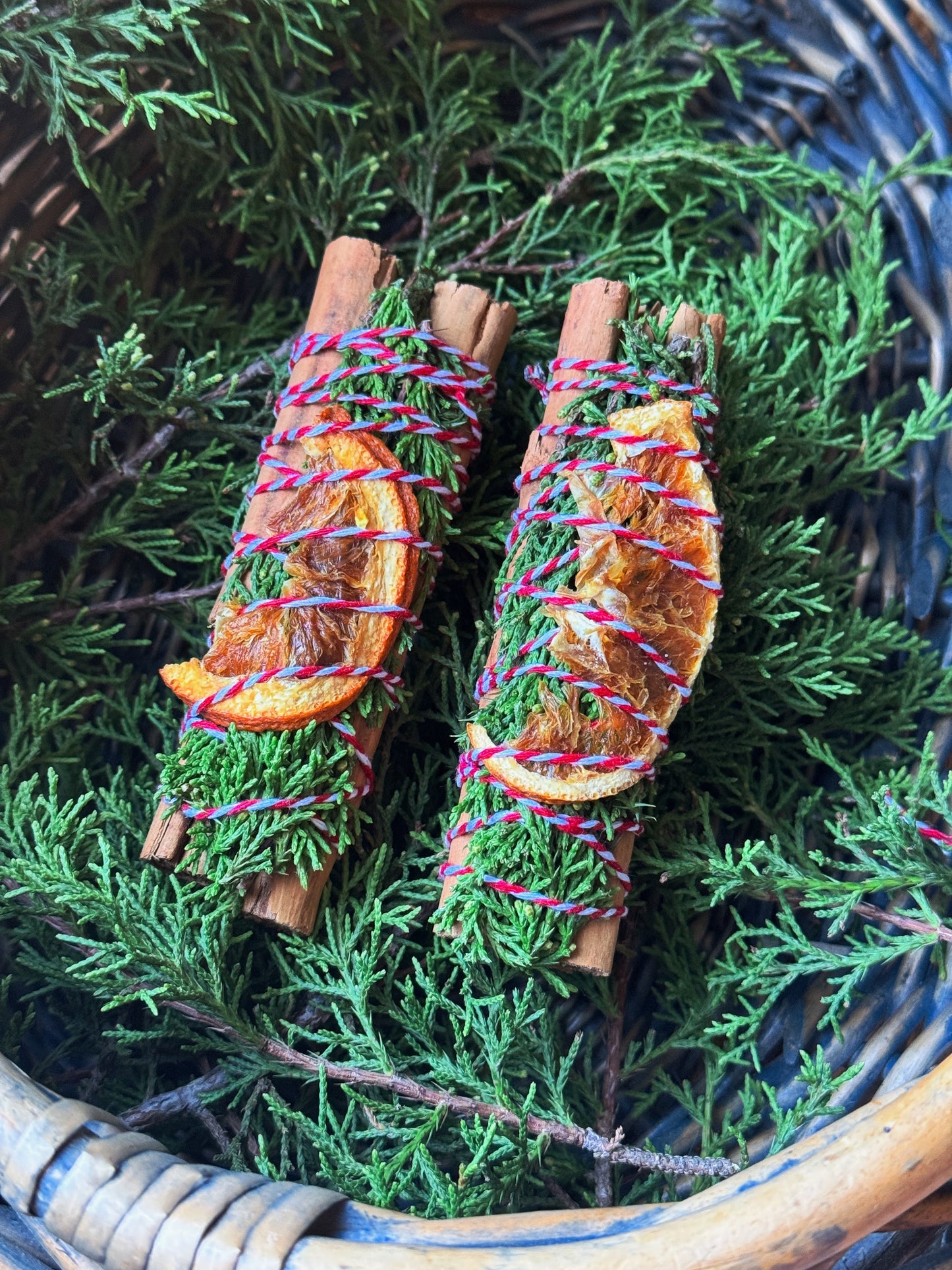 Mini Yule Logs // Mini Solstice Herb Bundles