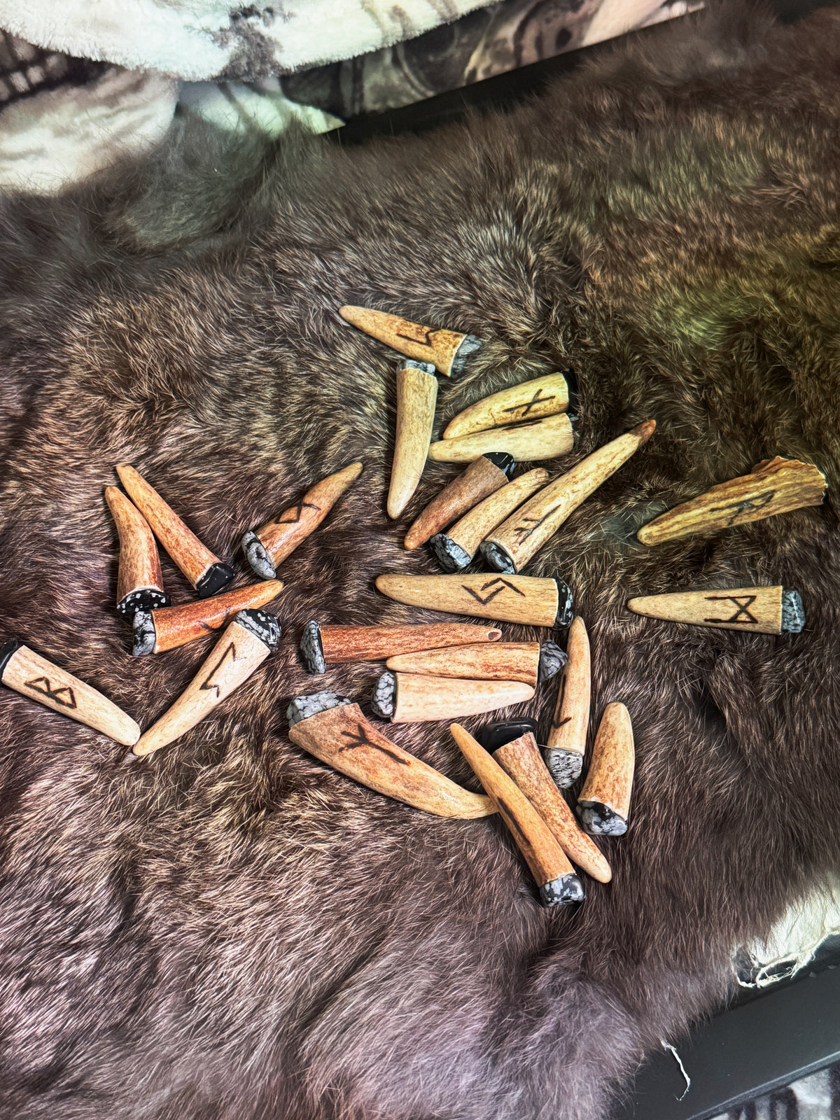Snowflake Obsidian Rabbit Fur Elder Futhark Rune Set