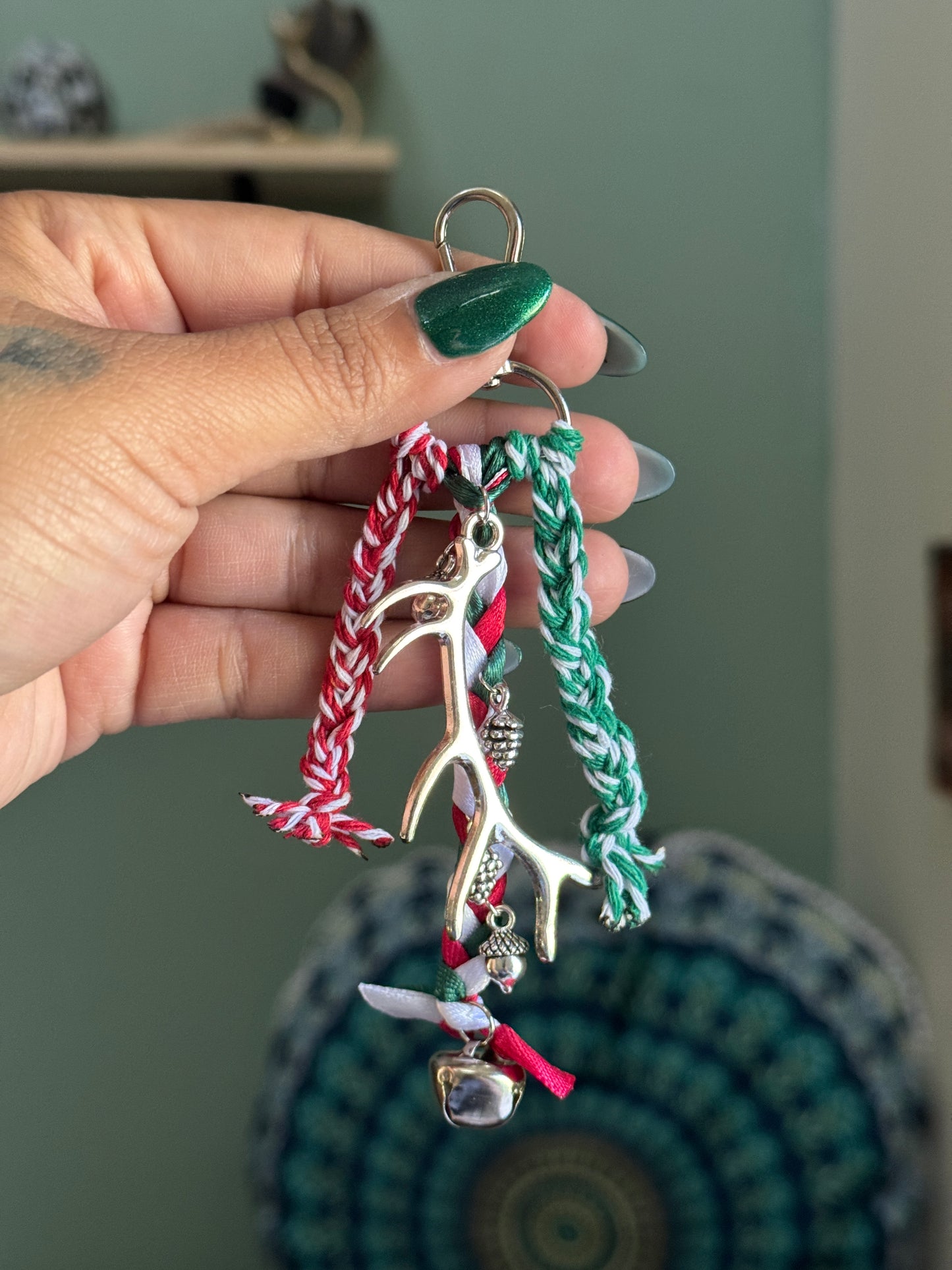 Yuletide Kindle Charm // Bookish