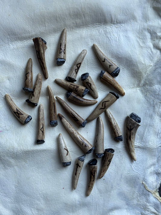 Snowflake Obsidian Rabbit Fur Elder Futhark Rune Set